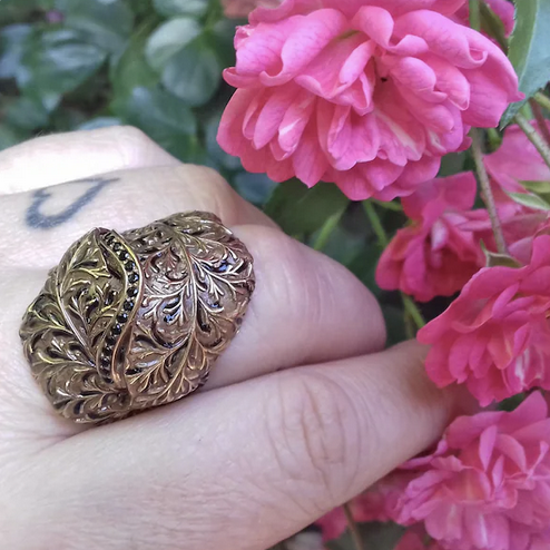 Gothic Glimpse Ring